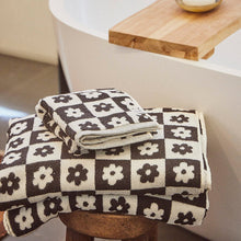 Load image into Gallery viewer, Gigi Bath Towel - Black