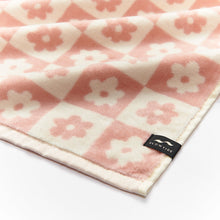 Load image into Gallery viewer, Gigi Premium Woven Towel