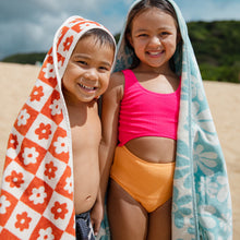 Load image into Gallery viewer, Gigi Kids Hooded Towel