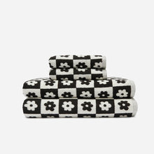 Load image into Gallery viewer, Gigi Bath Towel - Black