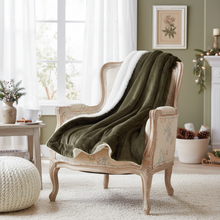 Load image into Gallery viewer, Tache Super Soft Evergreen Micro Fleece Green Sherpa Throw Blanket