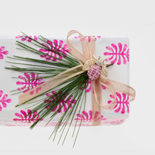 Load image into Gallery viewer, Mini bug clip set, pastel