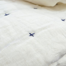 Load image into Gallery viewer, Handmade Lightweight Linen Quilt With Cotton Batting