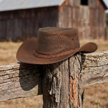 Load image into Gallery viewer, Wild Spur - Men’s Leather Hat