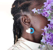 Load image into Gallery viewer, Heart on hoops