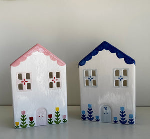 Tulip Fever Scalloped House Vase/Container