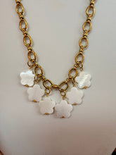 Load image into Gallery viewer, White Flower Beaded Necklace