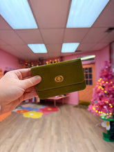 Load image into Gallery viewer, Classy Clasp Wallet
