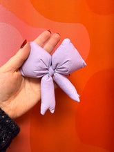 Load image into Gallery viewer, Puffy Bow Keychain