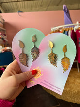 Load image into Gallery viewer, Titanium Feather Earrings