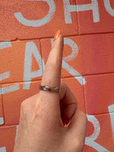 Load image into Gallery viewer, Textured Wavy Ring