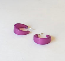 Load image into Gallery viewer, Light Violet Purple Moonglow Tapered Hoop Earrings