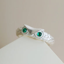 Load image into Gallery viewer, Dr. Owl Emerald Eye Band 18K Yellow Gold Open Ring