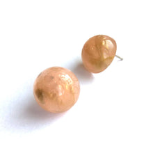 Load image into Gallery viewer, Peach &amp; Gold Metallic Marbled Retro Button Studs