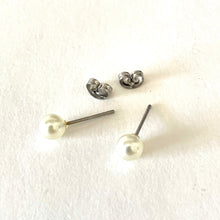 Load image into Gallery viewer, Vintage Cream Pearl Mini Stud Earrings
