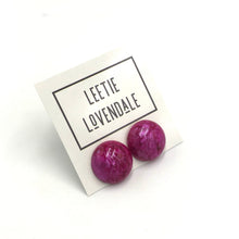 Load image into Gallery viewer, Fuchsia Capiz Lucite Stud Earrings