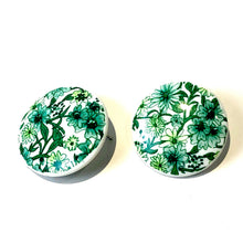 Load image into Gallery viewer, Green Floral Retro Button Stud Earrings