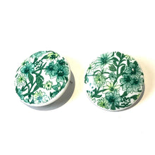 Load image into Gallery viewer, Green Floral Retro Button Stud Earrings