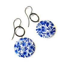Load image into Gallery viewer, Blue &amp; White Floral Ring Earrings