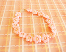 Load image into Gallery viewer, Pastel Pink Flower Necklace