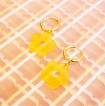 Load image into Gallery viewer, Colorful Flower Charms