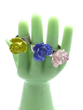 Load image into Gallery viewer, Flower Mini Corsage Cocktail Ring