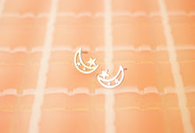 Load image into Gallery viewer, Tiny Moon and Star Stud Earrings