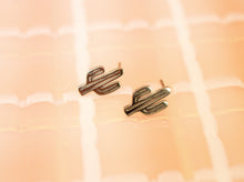 Load image into Gallery viewer, Tiny Cactus Earring