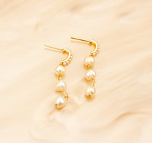 Load image into Gallery viewer, Freshwater Pearl Dangles