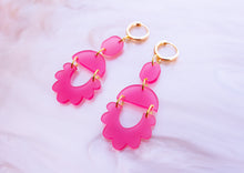 Load image into Gallery viewer, Summer Scalloped Statement Earrings