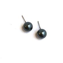 Load image into Gallery viewer, Black Pewter Pearl Lucite Ball Stud Earrings
