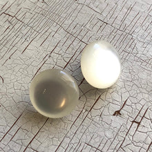 Load image into Gallery viewer, Off White Shell Glow Retro Button Stud Earrings