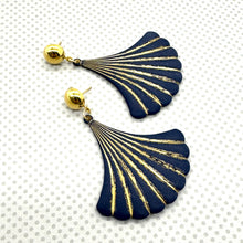 Load image into Gallery viewer, Gingko Leaf Earrings