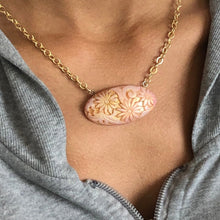 Load image into Gallery viewer, Floral Romance Gold Leaf Necklace
