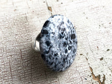 Load image into Gallery viewer, Granite Grey Speckled Lucite Silver Cocktail Ring