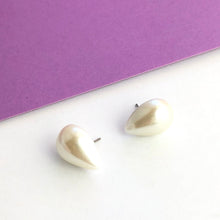 Load image into Gallery viewer, Pearl Teardrop Stud Earrings