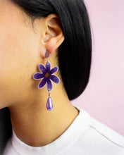 Load image into Gallery viewer, Purple Daisy Drop Earrings