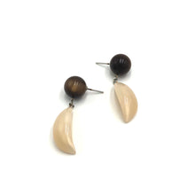 Load image into Gallery viewer, Chocolate &amp; Champagne Punctuate Earrings