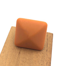 Load image into Gallery viewer, Velvet Square Cocktail Ring