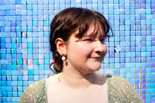 Load image into Gallery viewer, Dainty Seashell Earring