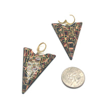 Load image into Gallery viewer, Graphic Etched Pyramid Earrings