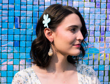Load image into Gallery viewer, Cinerea Shell Earrings