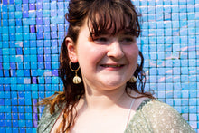 Load image into Gallery viewer, Arca Shell Earrings