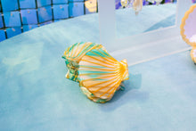 Load image into Gallery viewer, Seashell Hair Claws-2 Pack