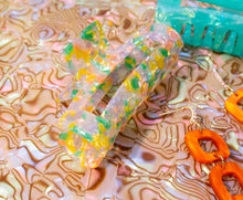 Load image into Gallery viewer, Pearlescent Hair Claws