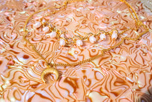 Load image into Gallery viewer, Layered Pearl Necklace