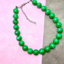 Load image into Gallery viewer, Emerald Green Marbled Lucite Bead Marco Necklace