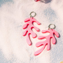 Load image into Gallery viewer, Happy as a Clam Earrings