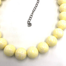 Load image into Gallery viewer, Soft Yellow Crackle Marco Necklace