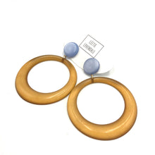 Load image into Gallery viewer, Smoke &amp; Blue Moonglow Iris Earrings